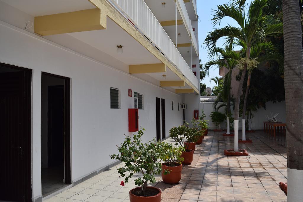Hotel Lb Manzanillo Εξωτερικό φωτογραφία
