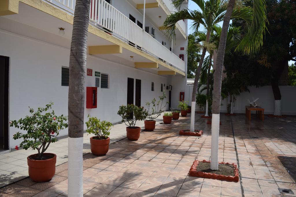 Hotel Lb Manzanillo Εξωτερικό φωτογραφία