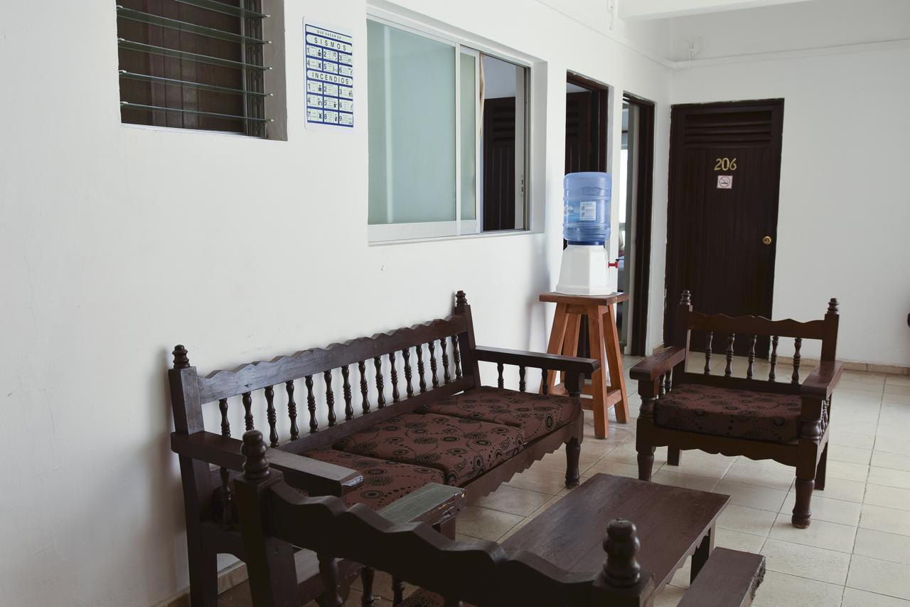 Hotel Lb Manzanillo Εξωτερικό φωτογραφία